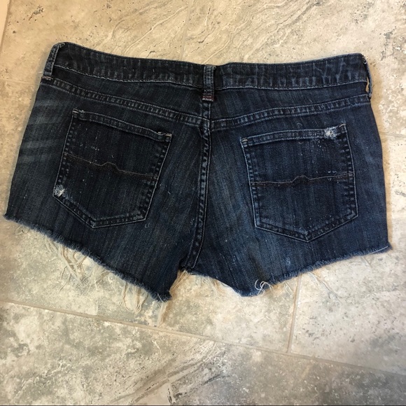 Distressed cutoff denim shorts - Picture 4 of 5